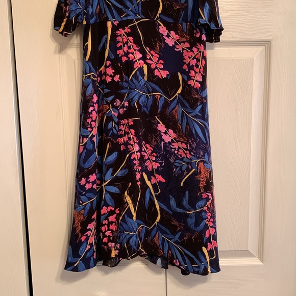 Anthropologie Maeve Elia Cold Shoulder Dress, size 6, EUC - Picture 6 of 12